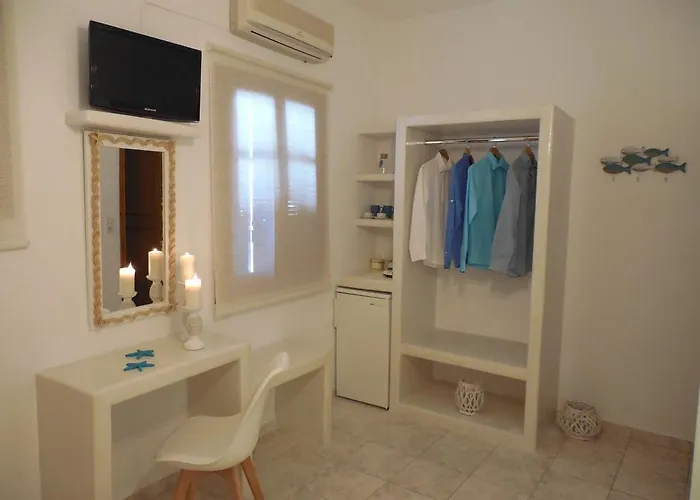 Guest house Niki Adamantas (Milos)